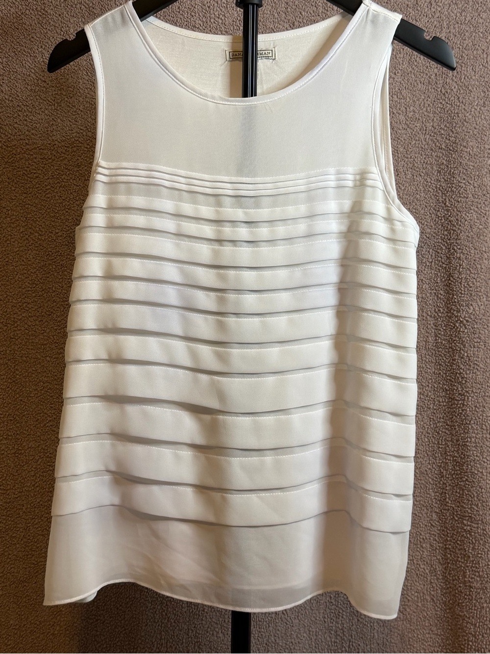 Dana Buchman Ivory Pleated Front Sleeveless Blouse Size S